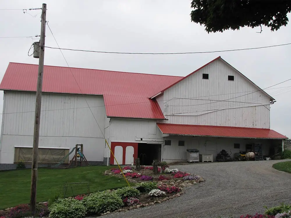 Agricultural building